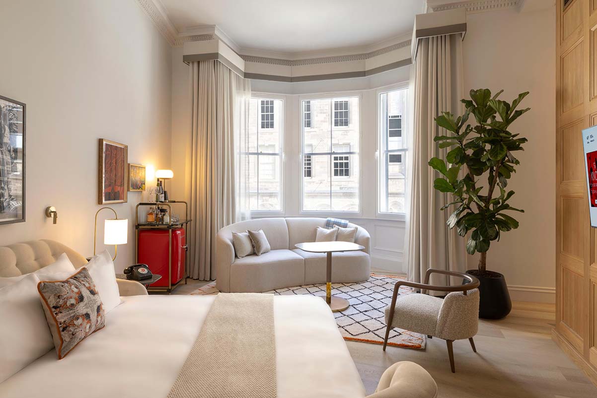 Reviews of the Most Popular Hotels in Edinburgh: A Comprehensive Guide