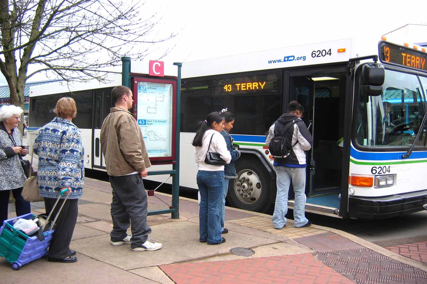Getting Around Eugene, Oregon: A First-Time Visitor’s Local Transportation Guide
